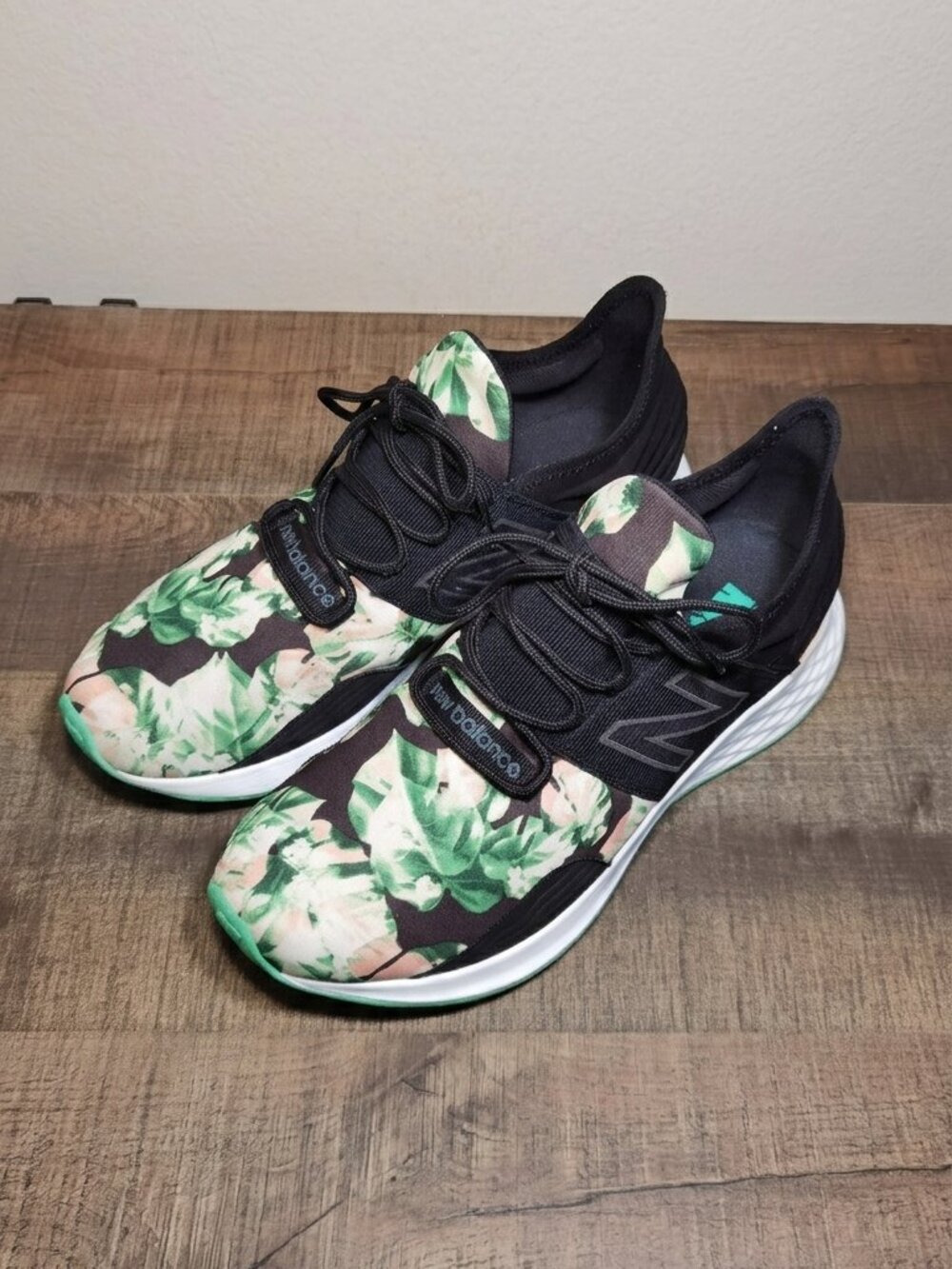 New Balance Fresh Foam Roav Shoes Mens Size 10 Floral Running Sneakers Wide Feet